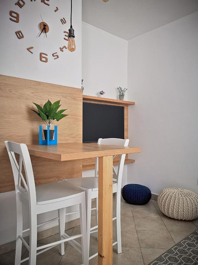 Apartment TaDe - Tag&Desire Funtana Buitenkant foto